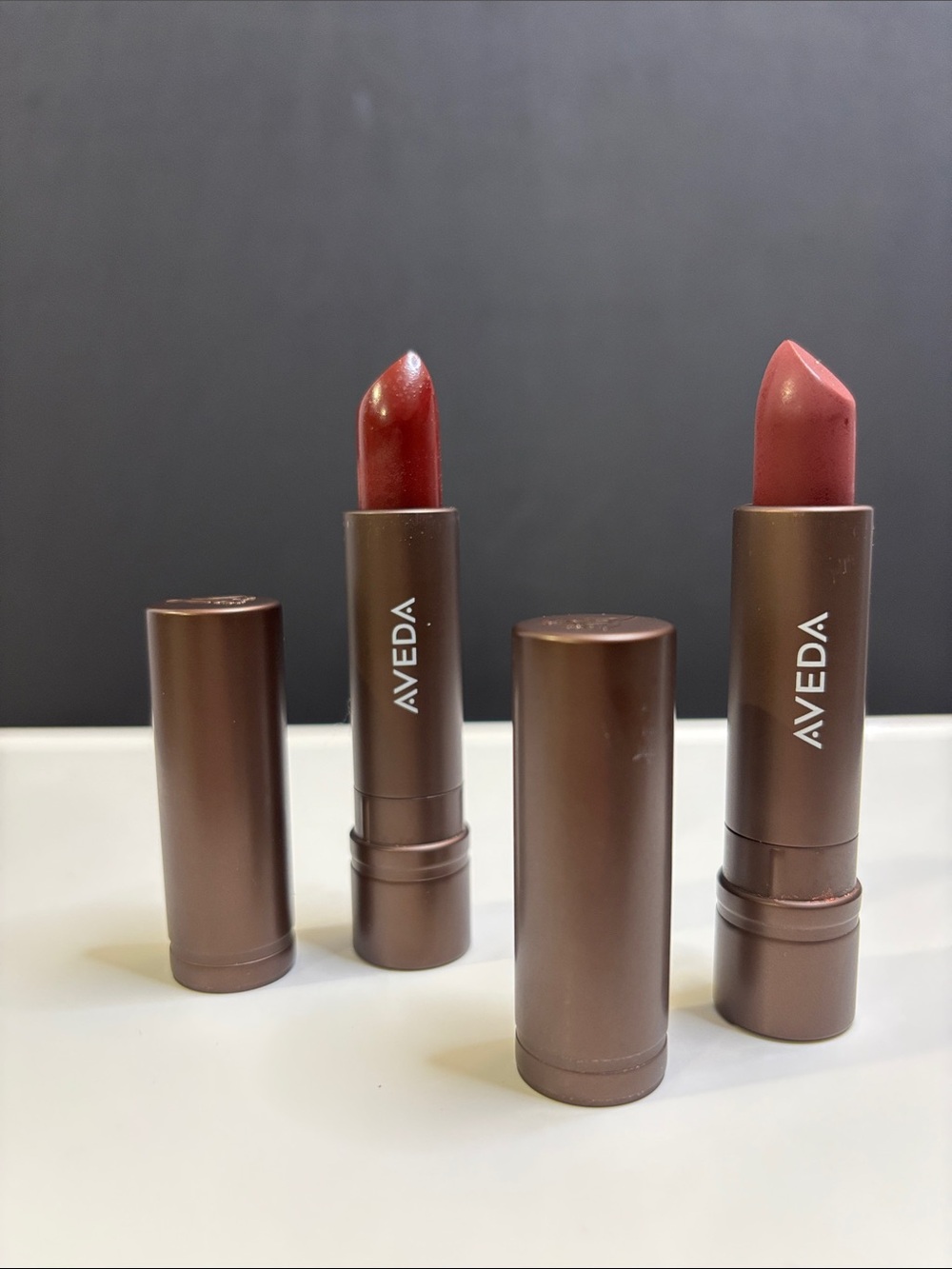 AVEDA FEED MY LIPS™ PURE NOURISH-MINT™ LIPSTICK 06 Morello
